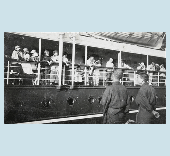 Historic photo of passengers on deck of Empress of Russia